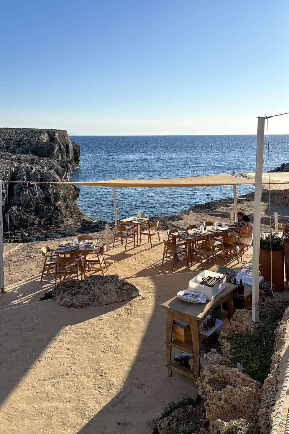 10-scenic-restaurants-in-menorca-with-beautiful-views