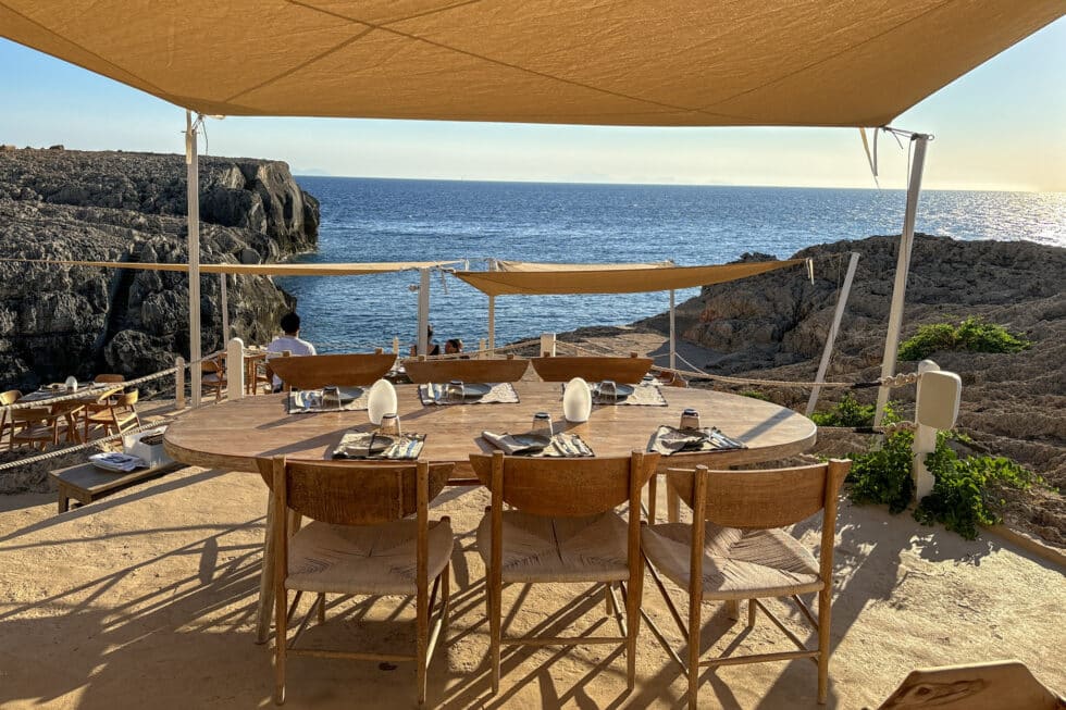 10-scenic-restaurants-in-menorca-with-beautiful-views
