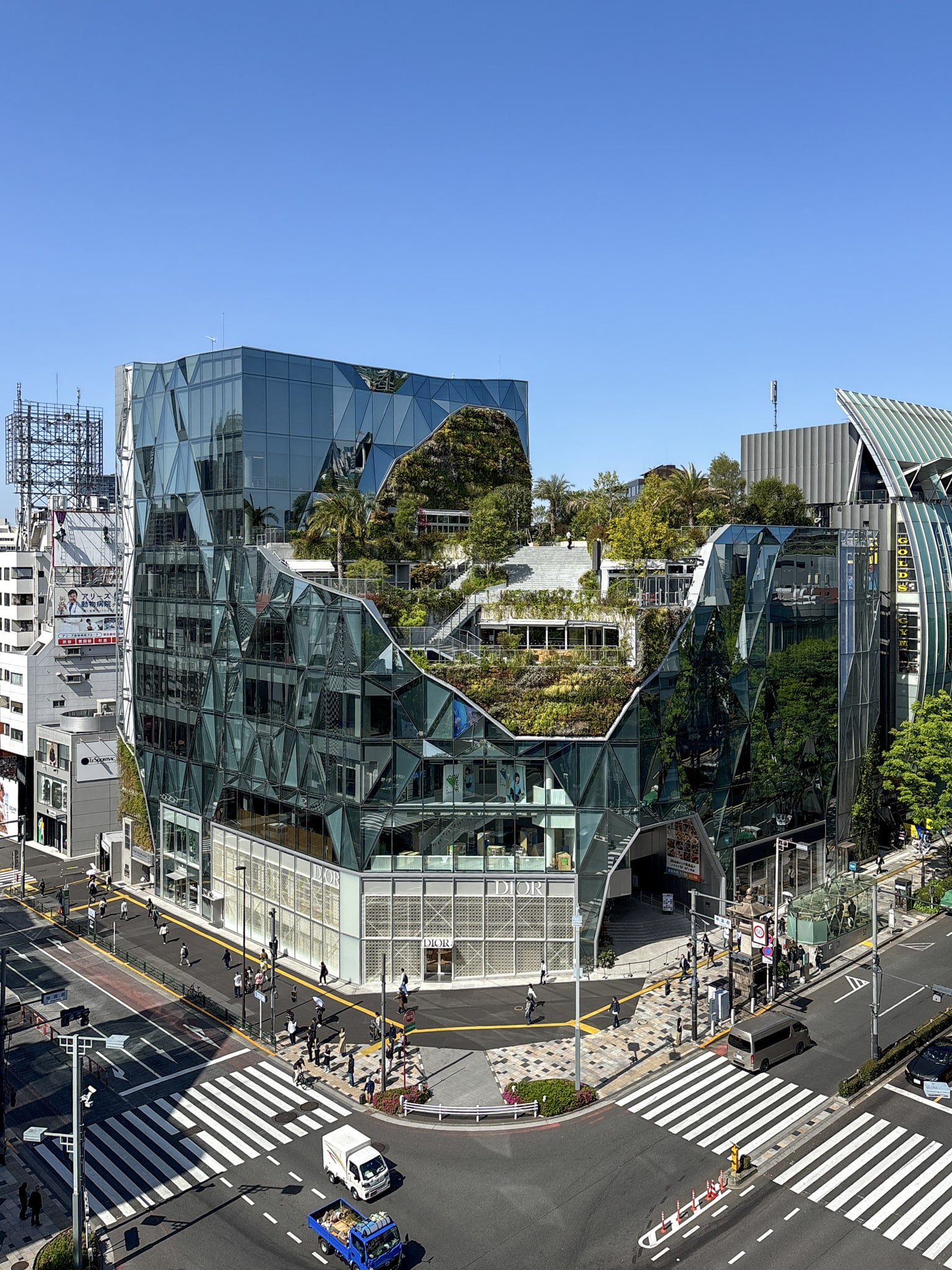 best things to see in tokyo omotesando building cut