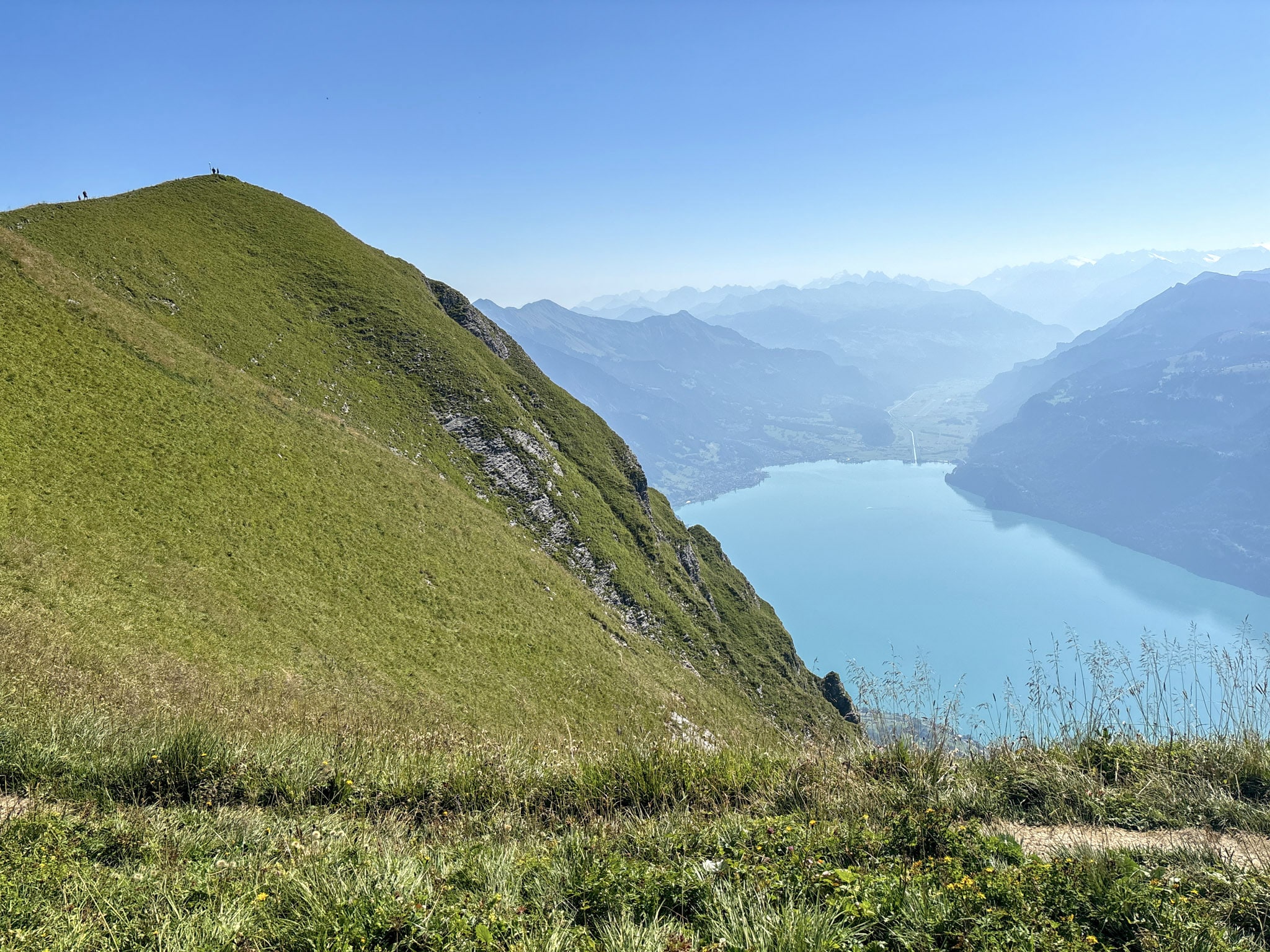 Augstmatthorn hike via Lombachalp ridge view 