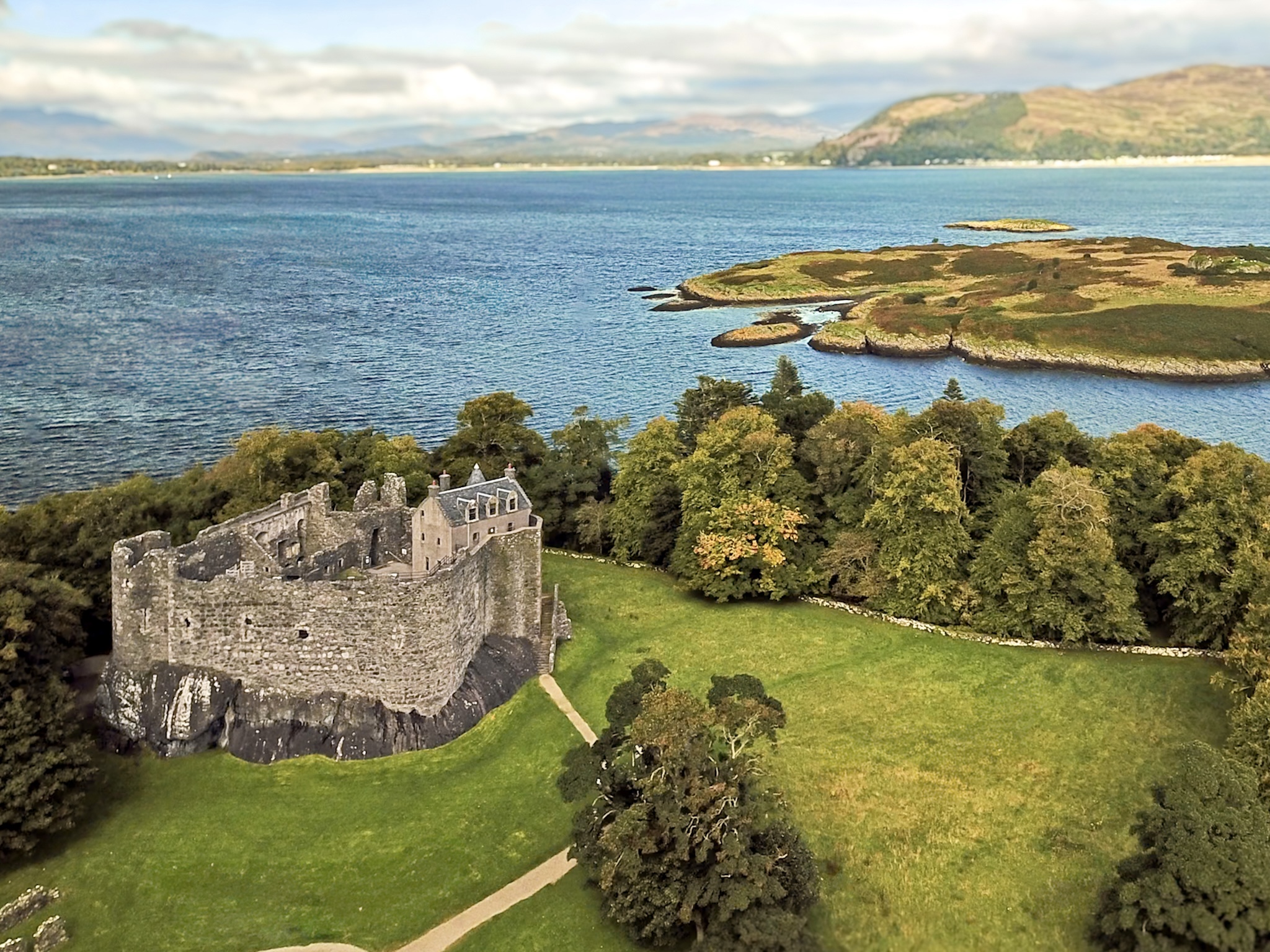Dunstaffnage-Castle-Oban Dunstaffnage-Castle-Oban