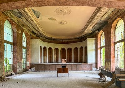 Green hall and concert stage at Metallurgist Sanatorium Tskaltubo